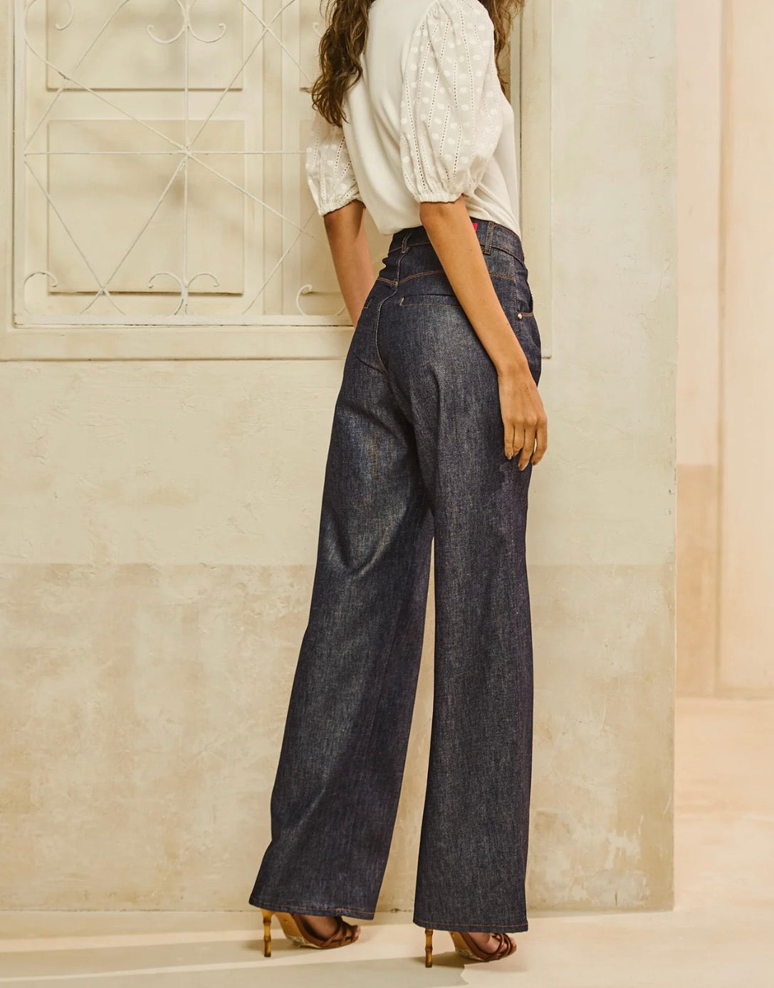 Calça Jeans Wide Leg Resinada Escura
