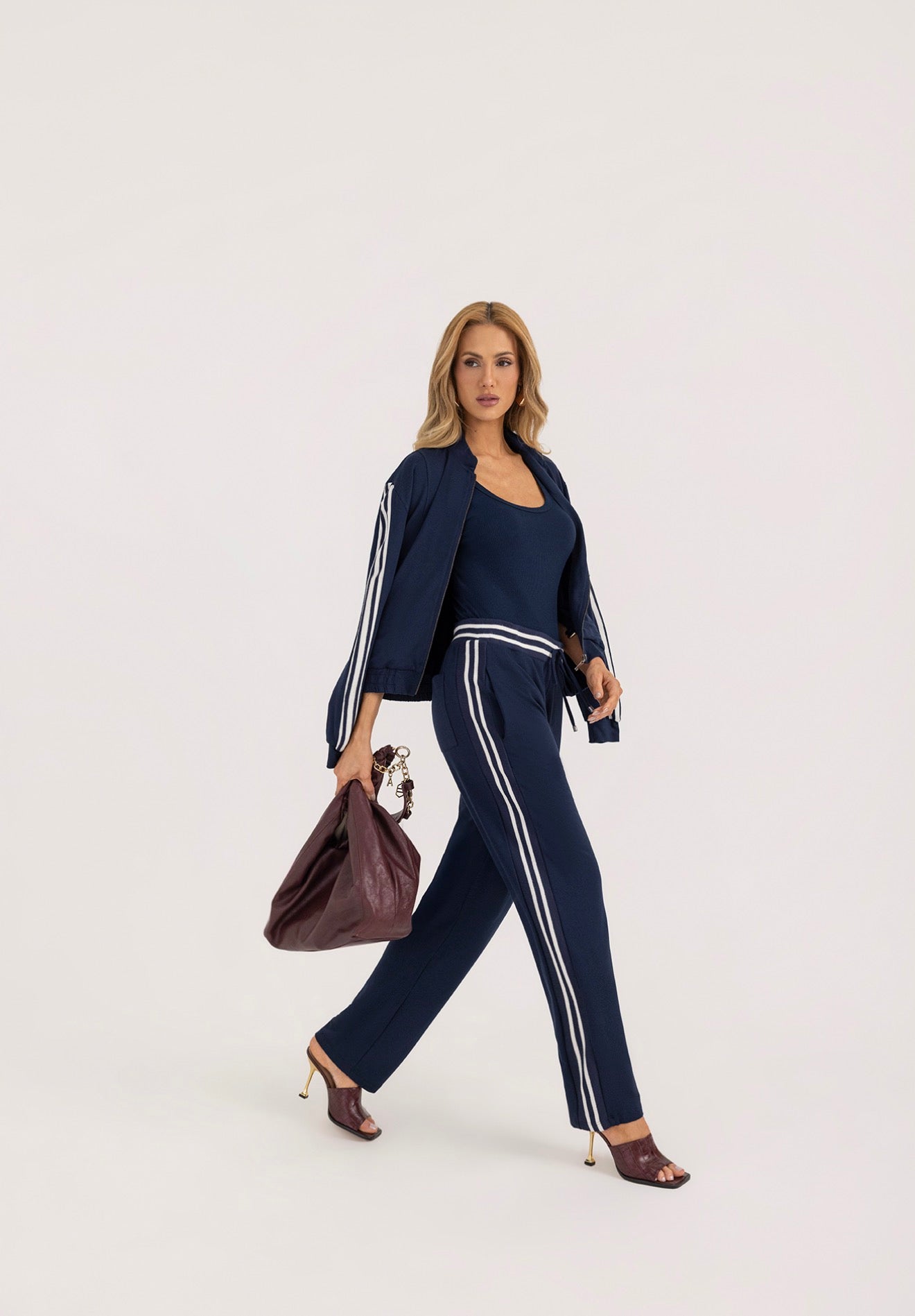 Calça Jogger com Ribana e Bolso atrás